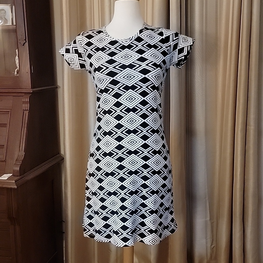COPY - Jonathan Martin Short Slevved Dress Size Small